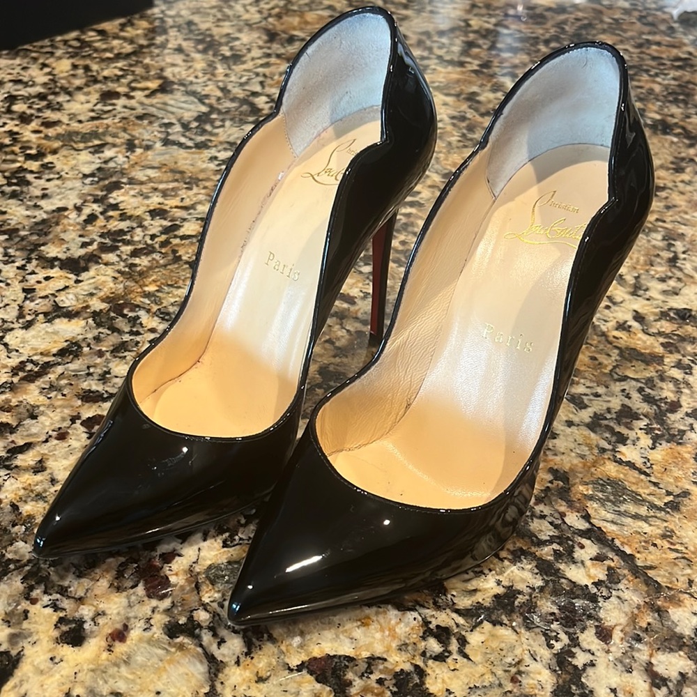 💥💥SOLD💥💥 Louboutin Hot Chick